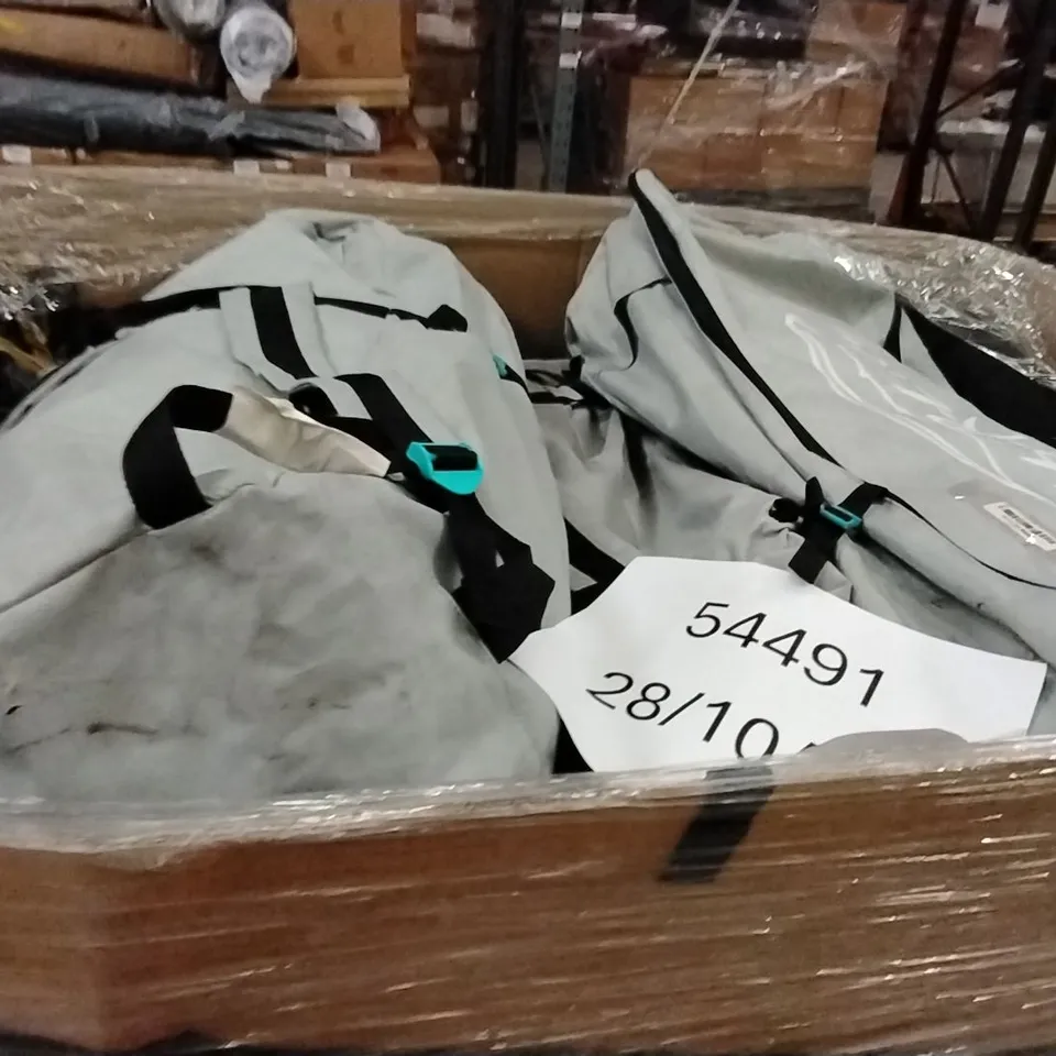 PALLET CONTAINING A LARGE QUANTITY OF INFLATABLE PADDLE BOARDS