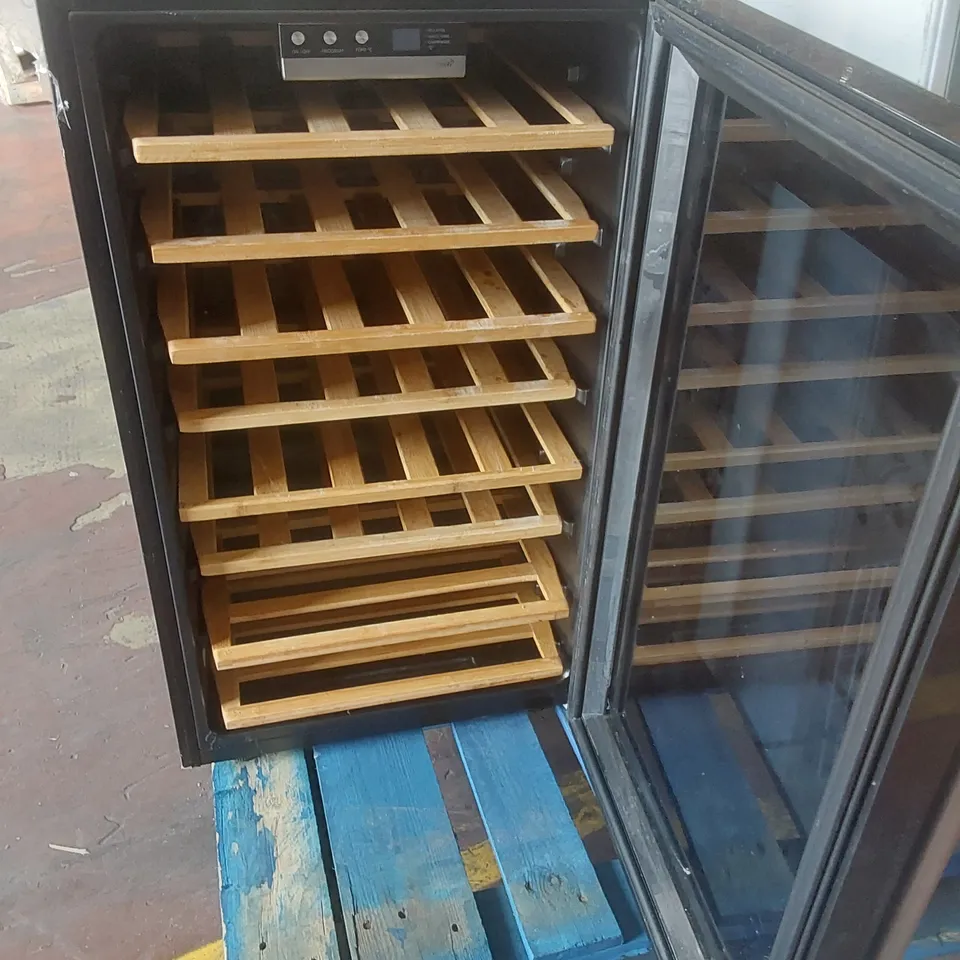 HOOVER HWC150EELW FREESTANDING WINE COOLER