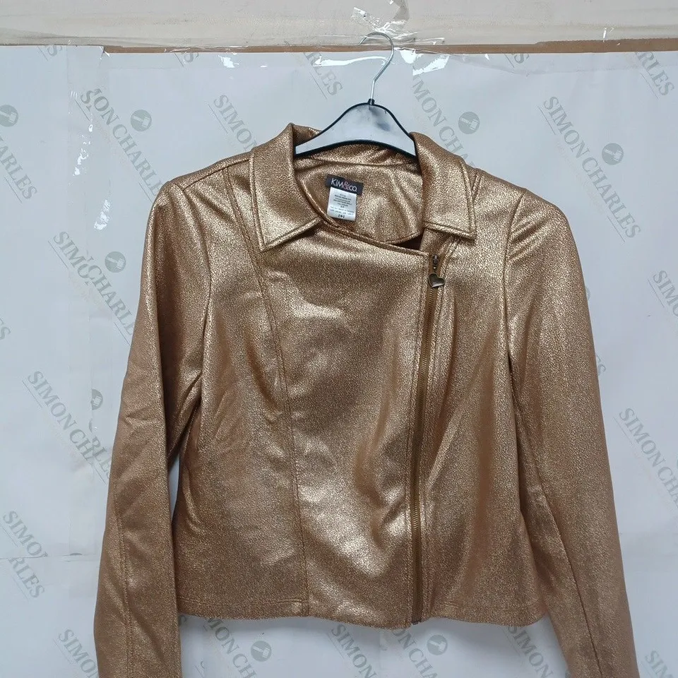 APPROXIMATELY 6 KIM&CO JACKETS IN VARIOUS COLOURS AND SIZES TO INCLUDE SIZE S/P, M