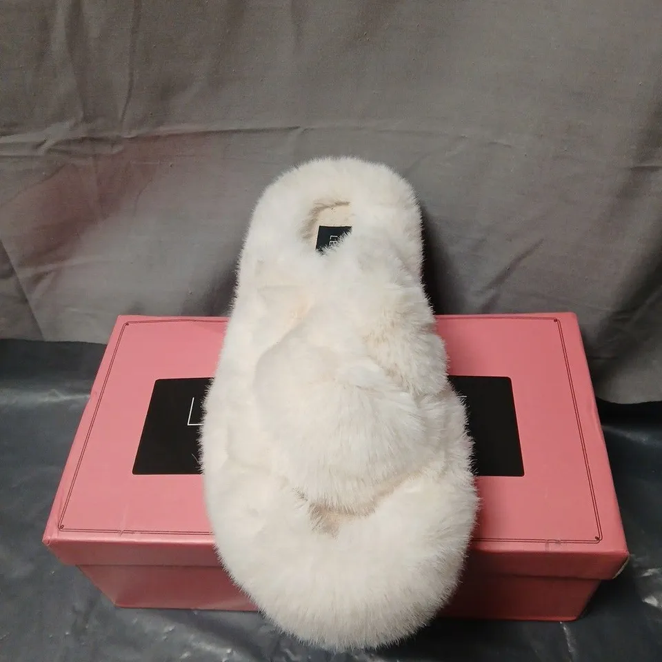LEMONADE WOMEN'S FLUFFY FAUX FUR SLIPPERS SIZE 38