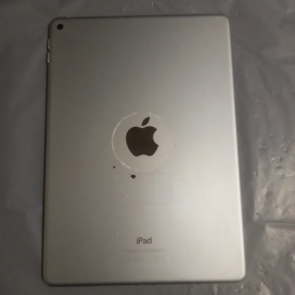 UNBOXED APPLE IPAD A1566 TABLET