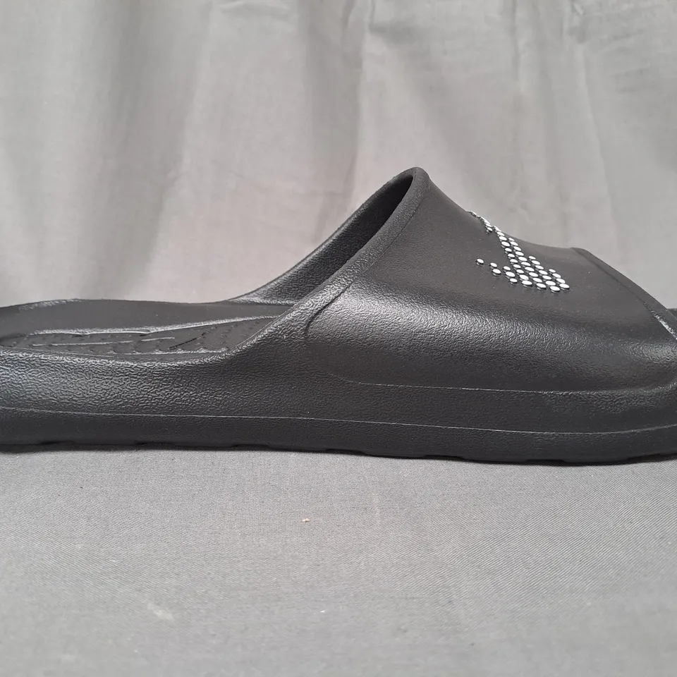 PAIR OF NIKE VICTORI ONE SHOWER SLIDERS IN BLACK UK SIZE 10
