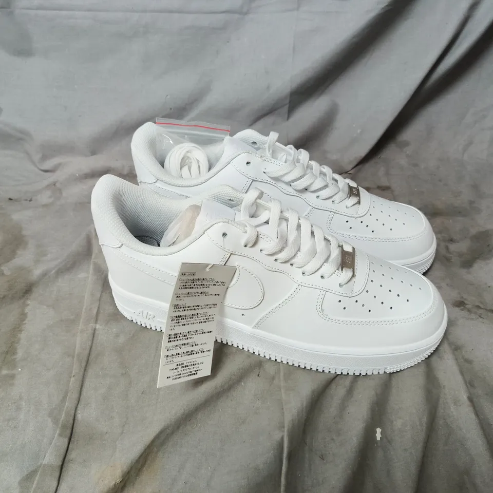 UNBOXED NIKE AIR FORCE 1 LOW WHITE SNEAKERS – UK SIZE 9 WITH NIKE KEYRING