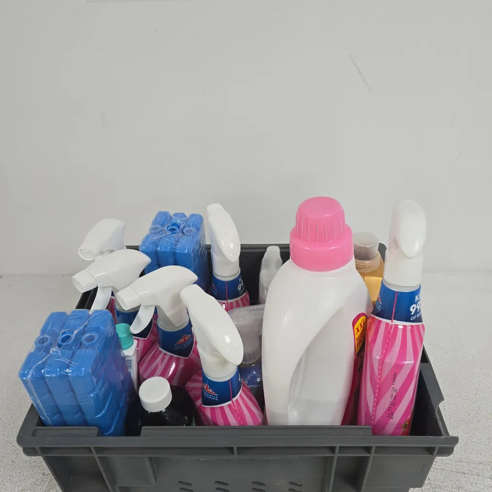 TOTE OF APPROXIMATELY 10 ASSORTED ITEMS INCLUDING LENOR CREASE RELEASER, PRIMA LAUNDRY WASH AND ASTONISH ANTIBACTERIAL SURFACE CLEANER