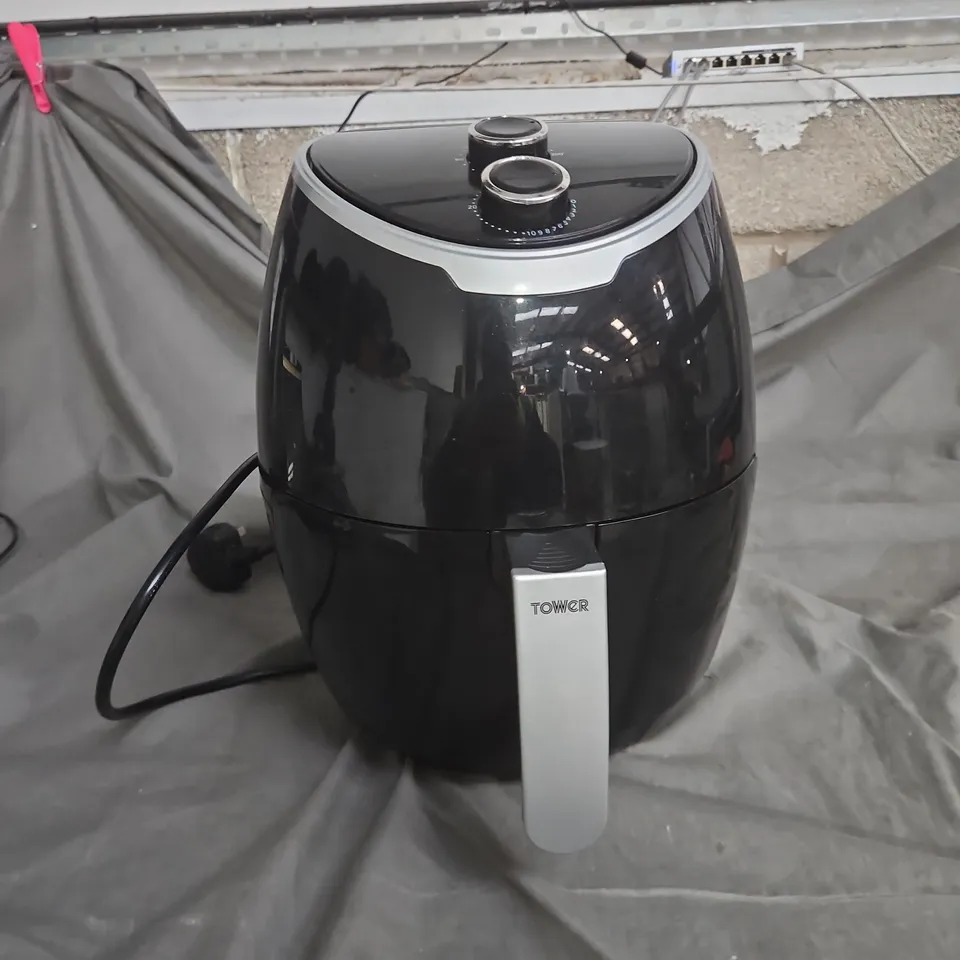 TOWER AIR FRYER, BLACK WITH DIAL CONTROLS