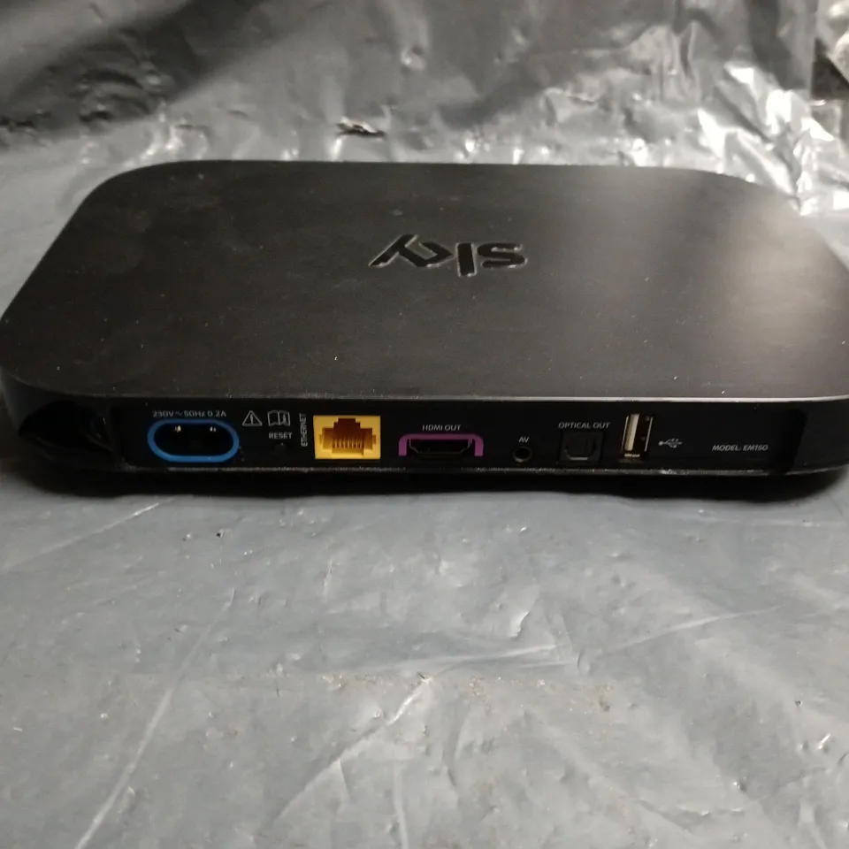 SKY SET-TOP BOX - BLACK, HDMI OUT, OPTICAL OUT 