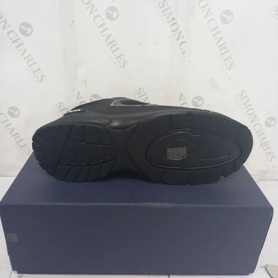BOXED DIOR B30 SNEAKER SIZE UNSPECIFIED 