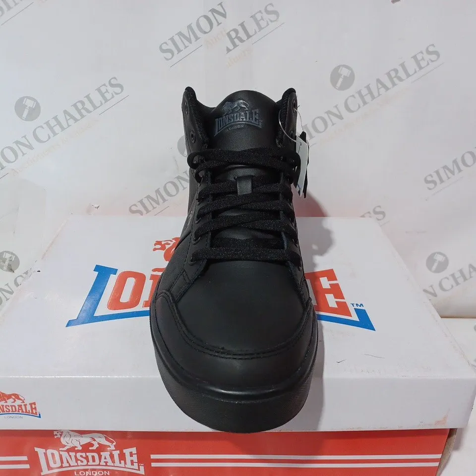 BOXED LONSDALE CANONS MENS TRAINERS - SIZE 9
