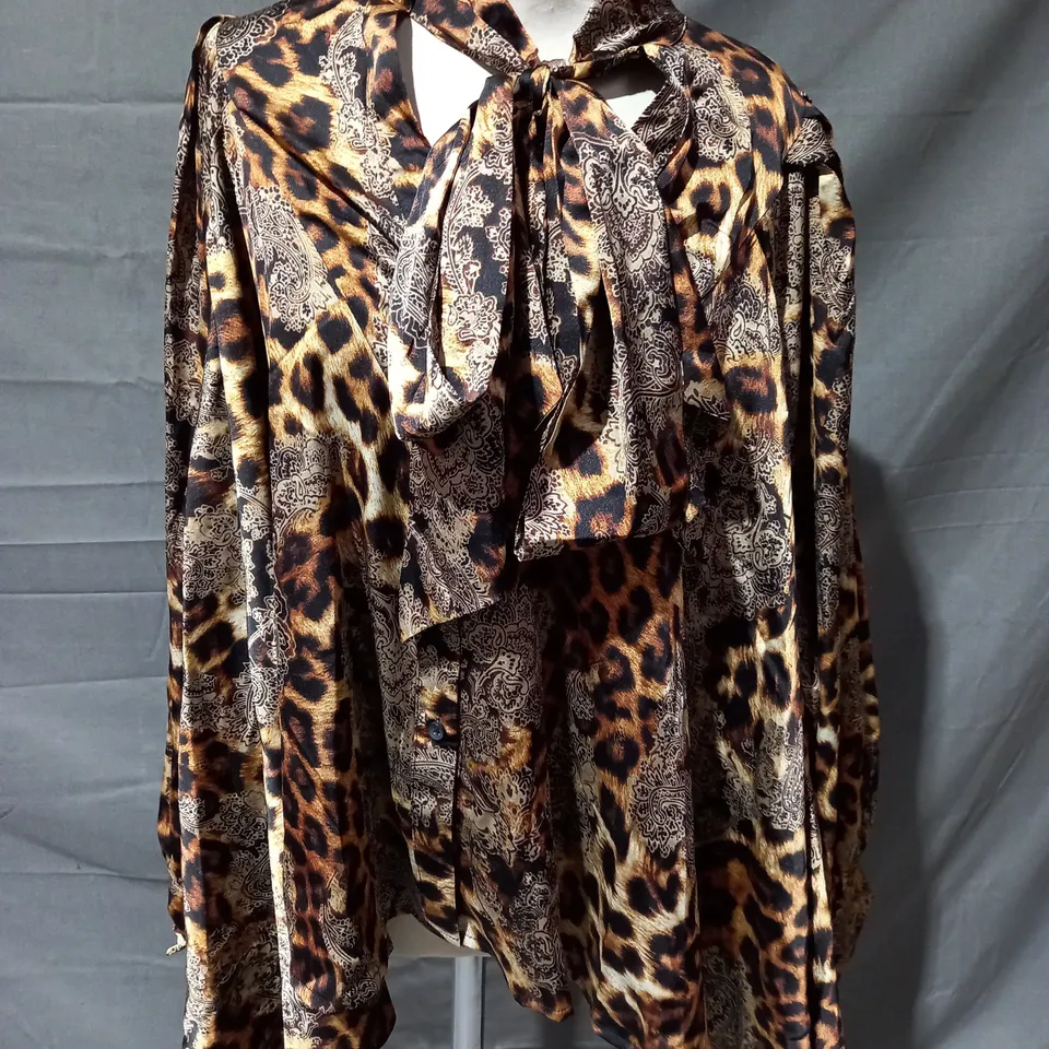 FRANK USHER RELAXED FIT SHIRT IN ANIMAL PRINT ONE SIZE
