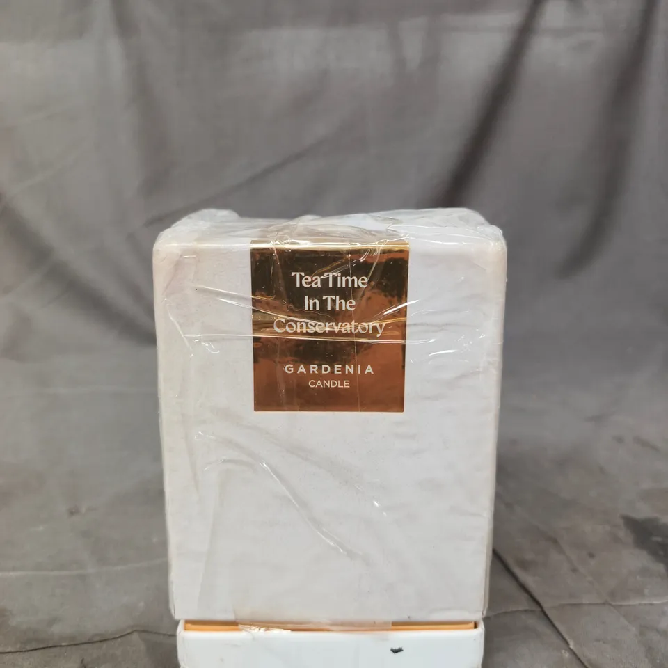 GARDENIA CANDLE – TEA TIME IN THE CONSERVATORY 