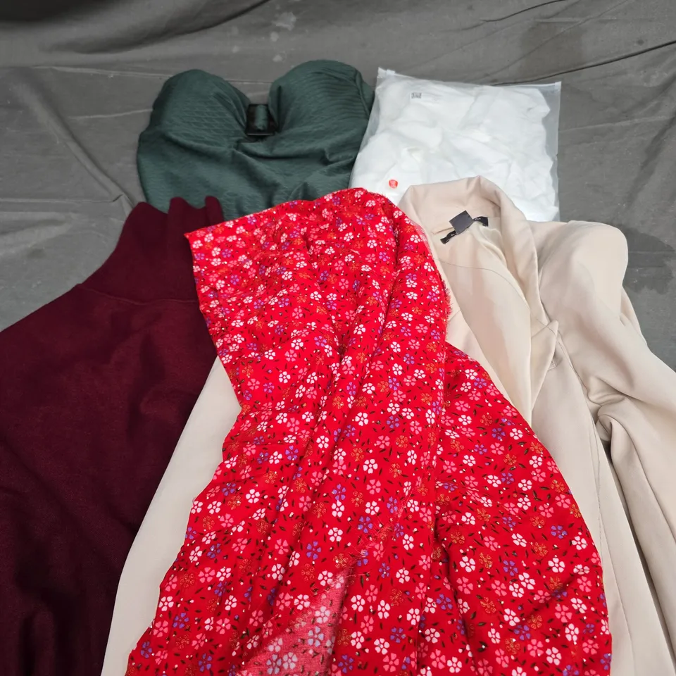 APPROXIMATELY 35 ASSORTED CLOTHING ITEMS IN VARIOUS SIZES, STYLES & COLOURS TO INCLUDE DRESSES, BLAZER, SWEATER , ETC - COLLECTION ONLY