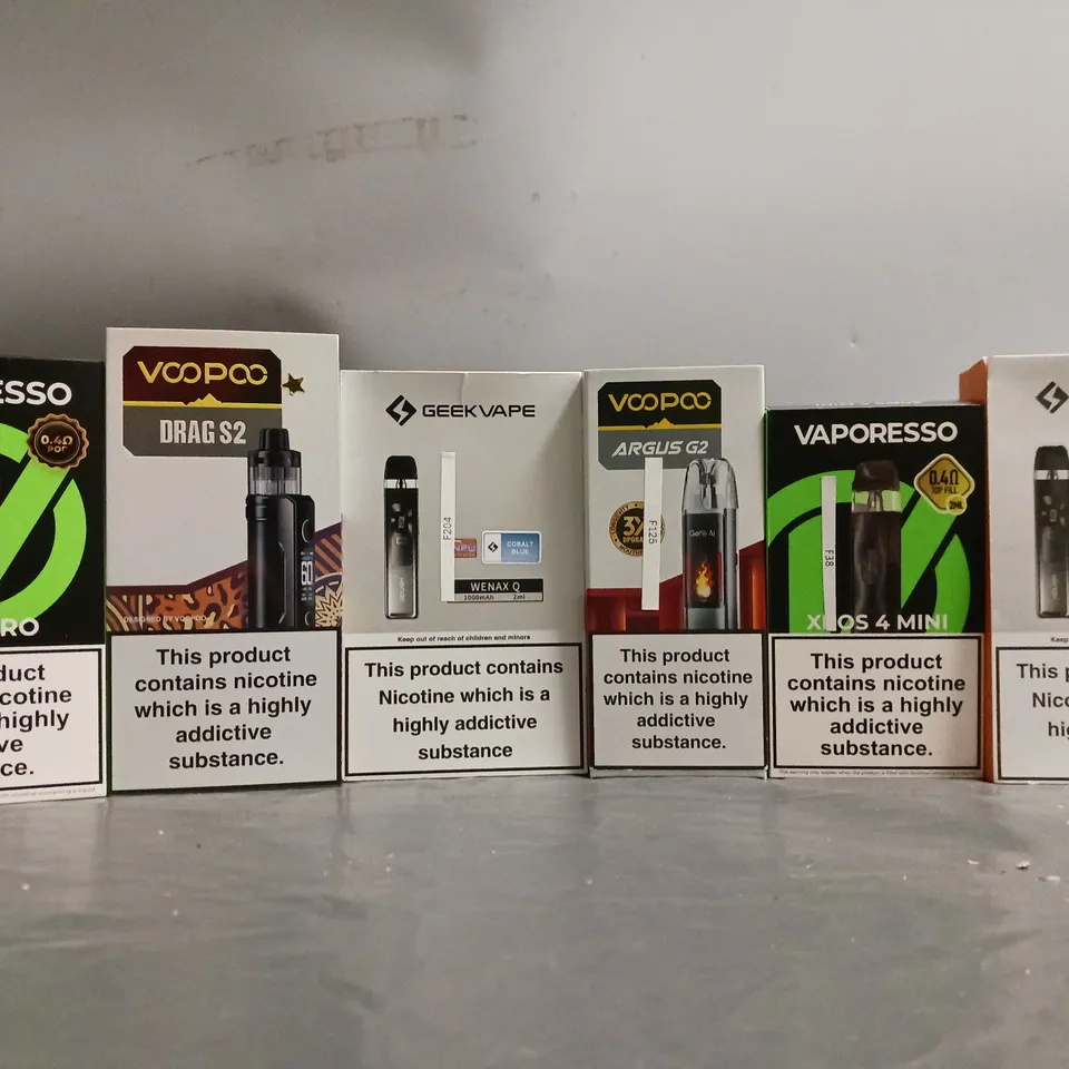 BOX OF APPROXIMATELY 22 ASSORTED E-CIGARETTES TO INCLUDE - VAPORESSO , VOOPOO, GEEK VAPES ETC 