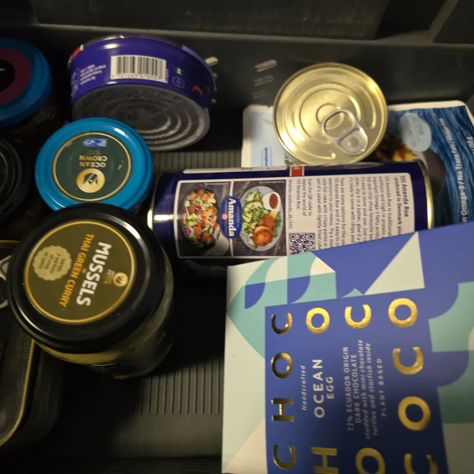 APPROXIMATELY 15 ASSORTED FOOD ITEMS TO INCLUDE - EARTH EGG , SARDINA , AMANDA ROE ETC