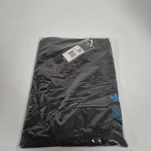 ADIDAS BLACK TEE SIZE L
