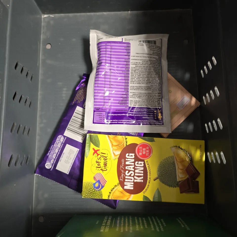 APPROXIMATELY 10 ASSORTED FOOD/DRINK PRODUCTS TO INCLUDE RAVE COFFEE, ENSURE DRINK, DAIRY MILK CHOCOLATE ETC 