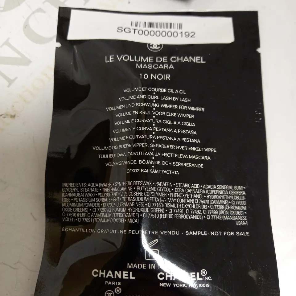 LOT OF THREE TO INCLUDE LE VOLUME DE CHANEL MASCARA 10 NOIR