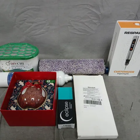 APPROXIMATELY 10 ASSORTED HOUSEHOLD ITEMS TO INCLUDE ENGRAVING KIT, BUBBLE BATH AND PAINT ROLLER