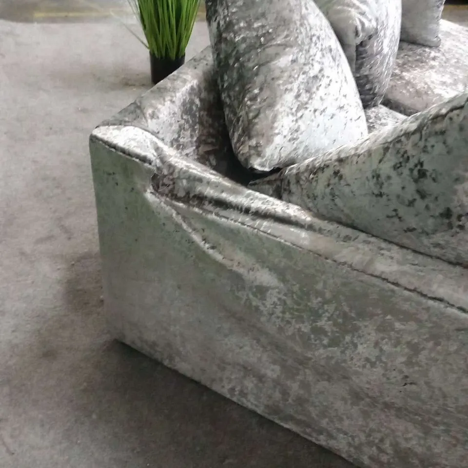 DESIGNER BILLINGS SILVER CRUSHED VELVET CORNER SOFA WITH SCATTER CUSHIONS