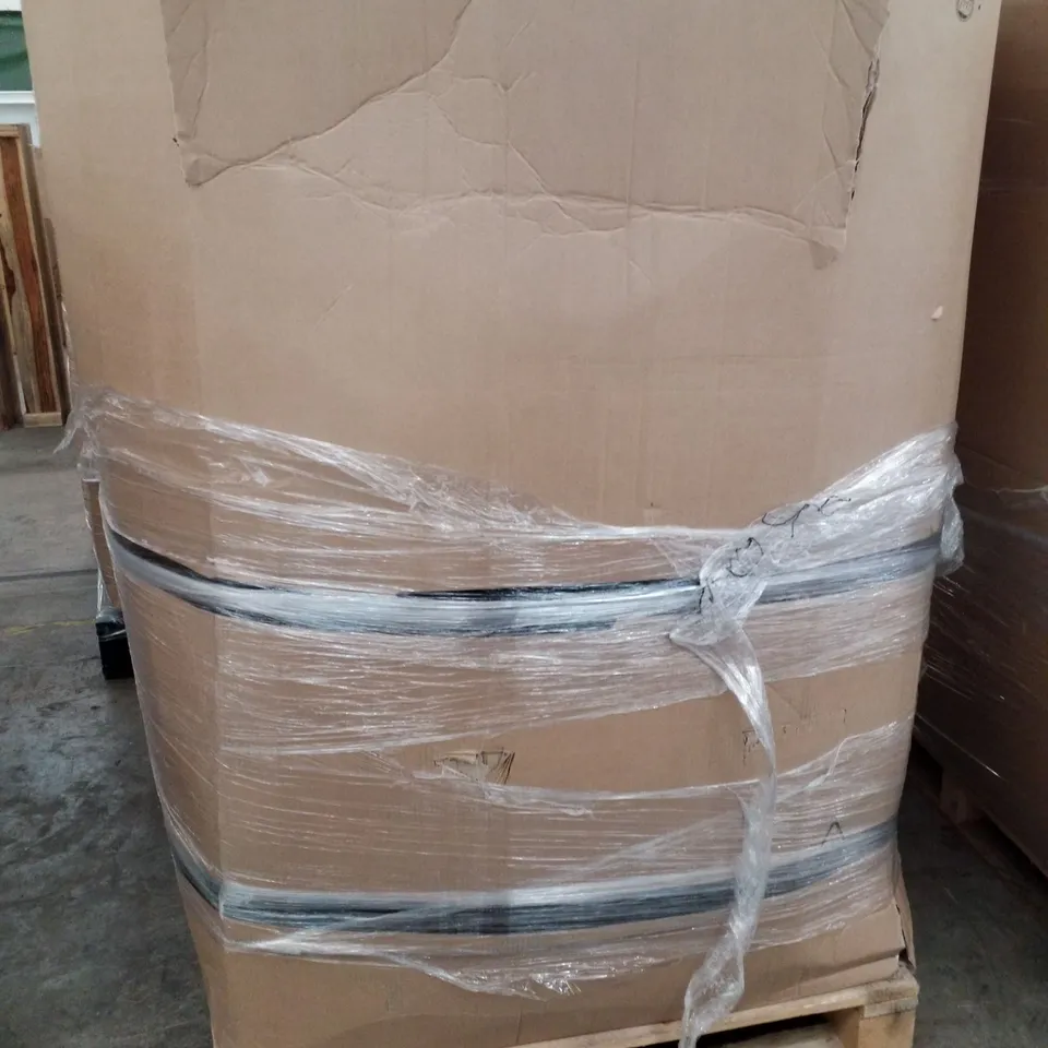 PALLET OF ASSORTED GARDEN HOSES 