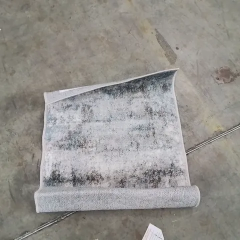 QUALITY DESIGNER AREA RUG - APPROXIMATELY 90X60CM