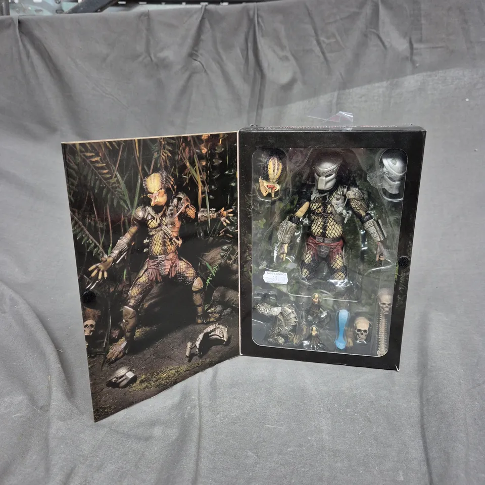 PREDATOR JUNGLE HUNTER FIGURINE 