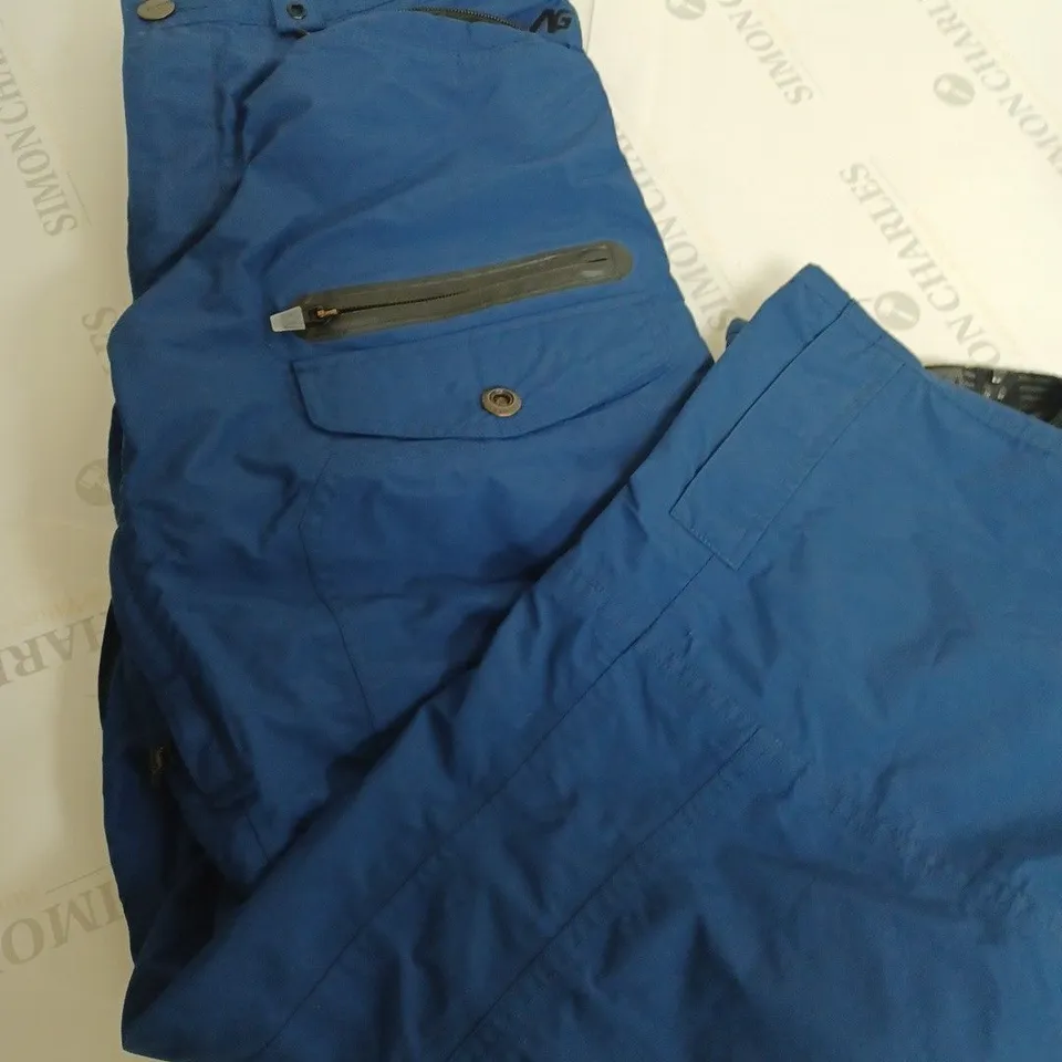 ANALOG CLOTHING CO HEAVY CUTY CARGO PANTS GORE-TEX - SIZE MEDIUM