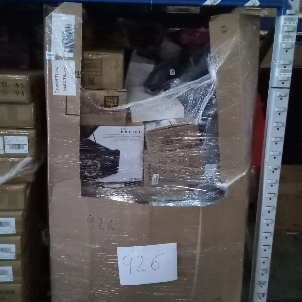 UNPROCESSED PALLET OF ASSORTED HOUSEHOLD GOODS TO INCLUDE THE EMPIRE MODERN RADIO, AZTINE MONITOR, AND KB700 PRO KEYBOARD