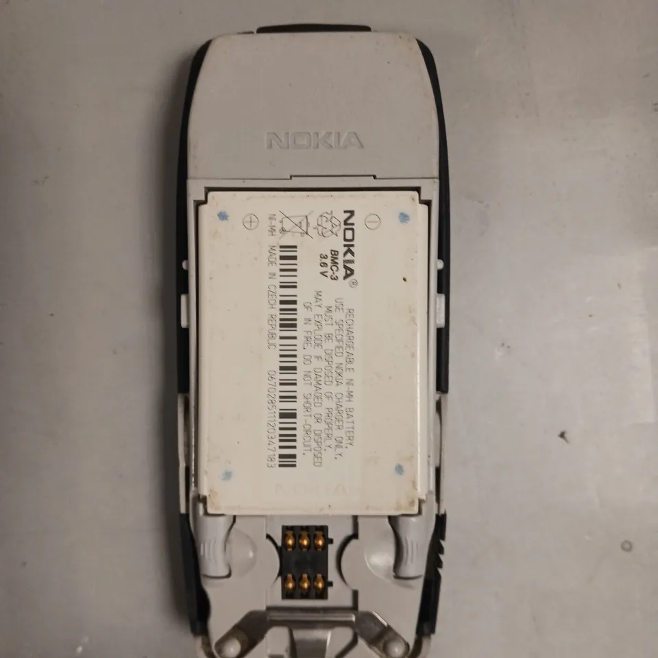 NOKIA 3310 MOBILE PHONE 