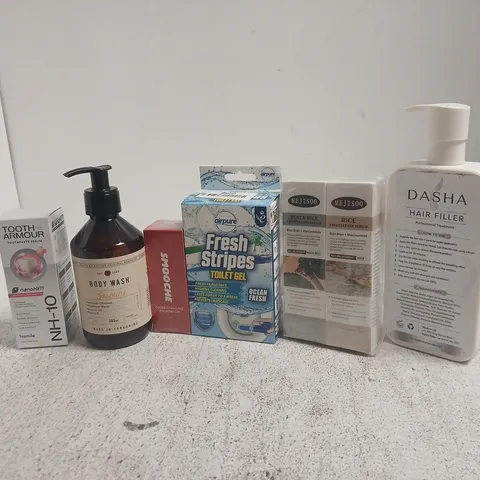 APPROXIMATELY 15 ASSORTED HEALTH & BEAUTY PRODUCTS TO INCLUDE DASHA HAIR FILLER, SMOOCHE COLOUR CHANGING FOUNDATION, HISMILE TOOTH ARMOUR, ETC - COLLECTION ONLY