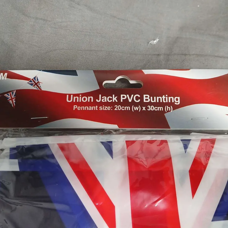 APPROXIMATELY 150 PACKS OF UNION JACK PVC BUNTING 