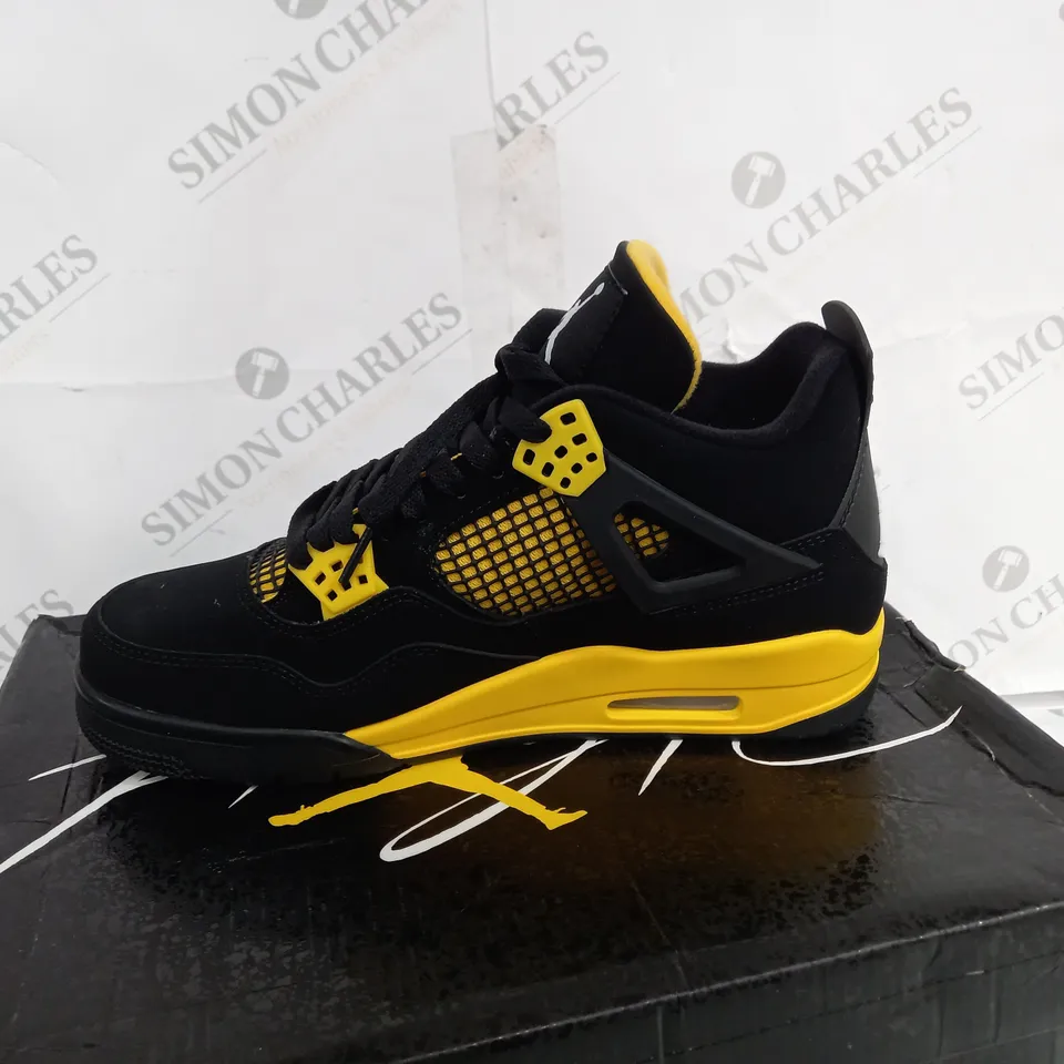 BOXED PAIR OF AIR JORDAN 4 RETRO SIZE 7.5 SHOES