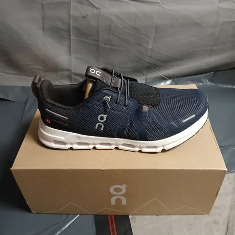 ON RUNNING CLOUD SKY NAVY KNIT TRAINERS – SIZE UK 4