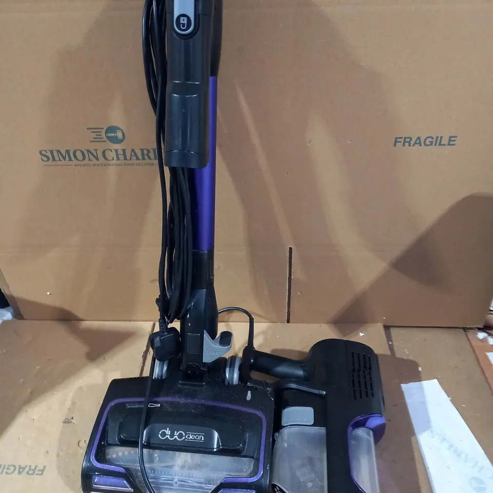 SHARK CORDLESS VACUUM CLEANER IZ30UKT