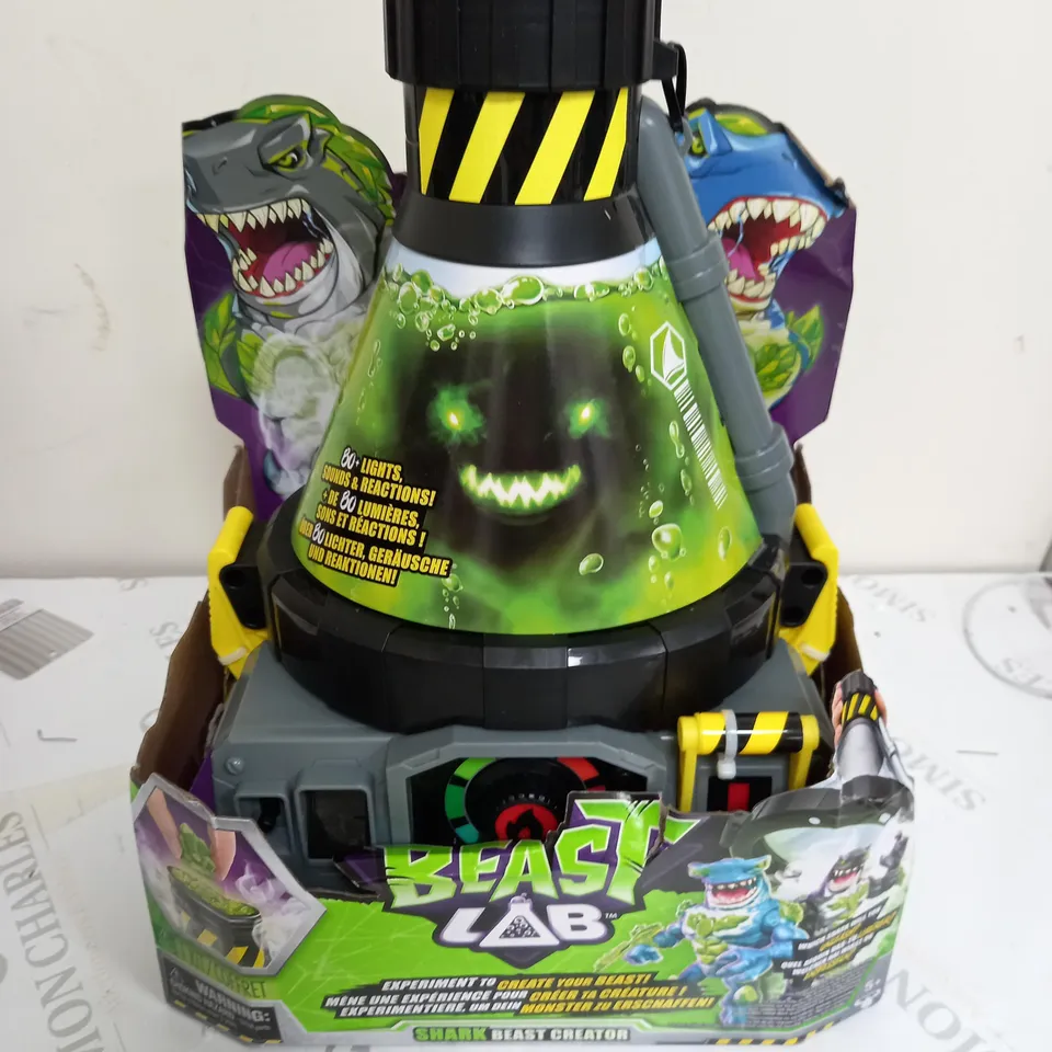 BEAST LAB SHARK BEAST CREATOR  RRP £34.99