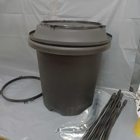 LOT OF 4 HOUSEHOLD ITEMS TO INCLUDE GARDEN PLANTER AND STORAGE BOXES