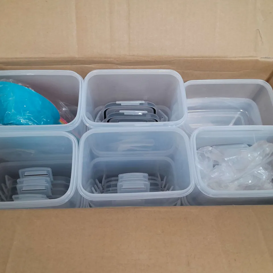 APPROXIMATELY 18 TUPPERWARES AND LIDS IN VARIOUS SIZES