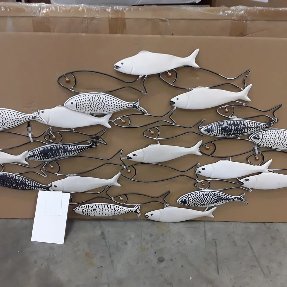 BOXED METAL SHOAL OF FISH WALL DECOR