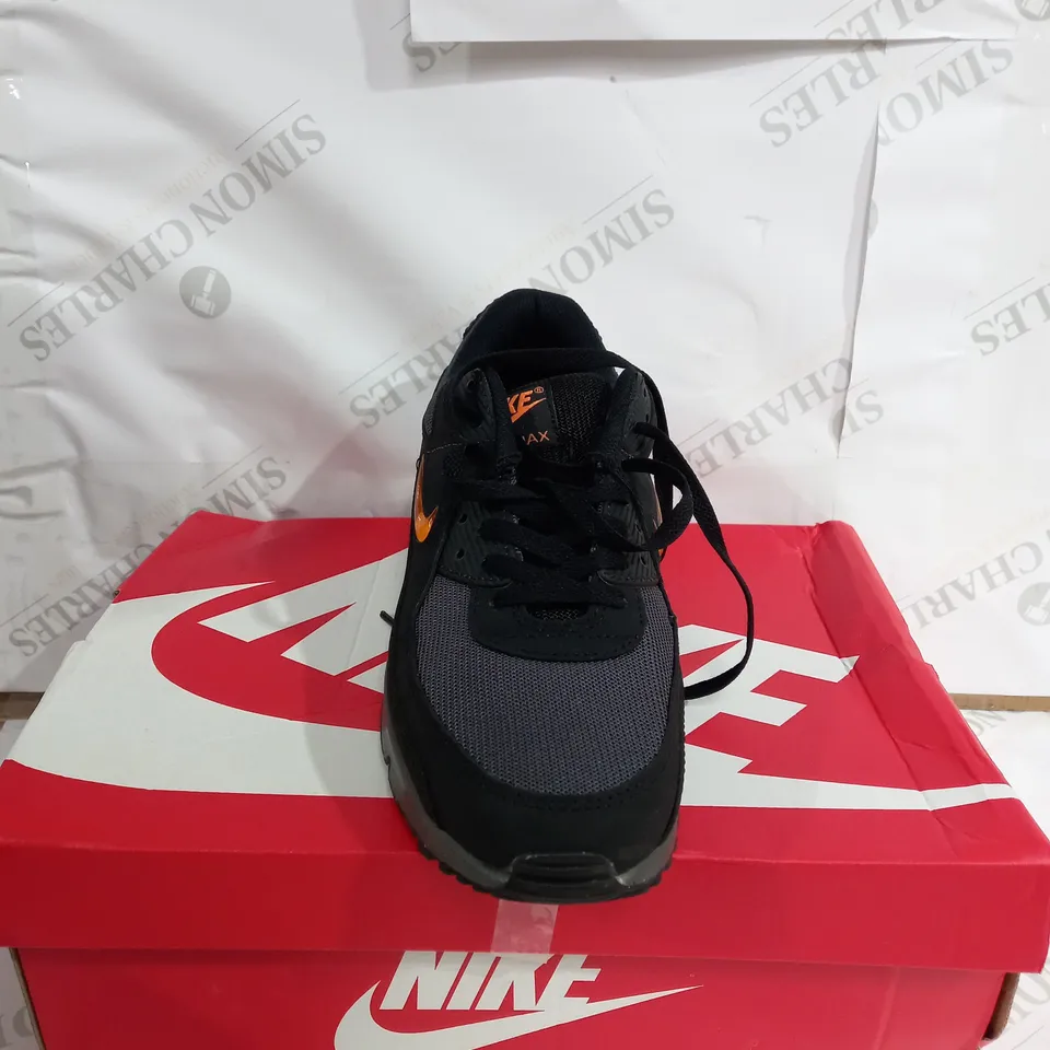 PAIR OF NIKE AIR MAX 90'S IN SMOKE GREY & BLACK - UK SIZE 9