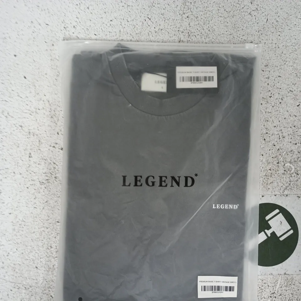 BAGGED LEGEND PREMIUM BASIC T-SHIRT IN VINTAGE GREY SIZE LARGE