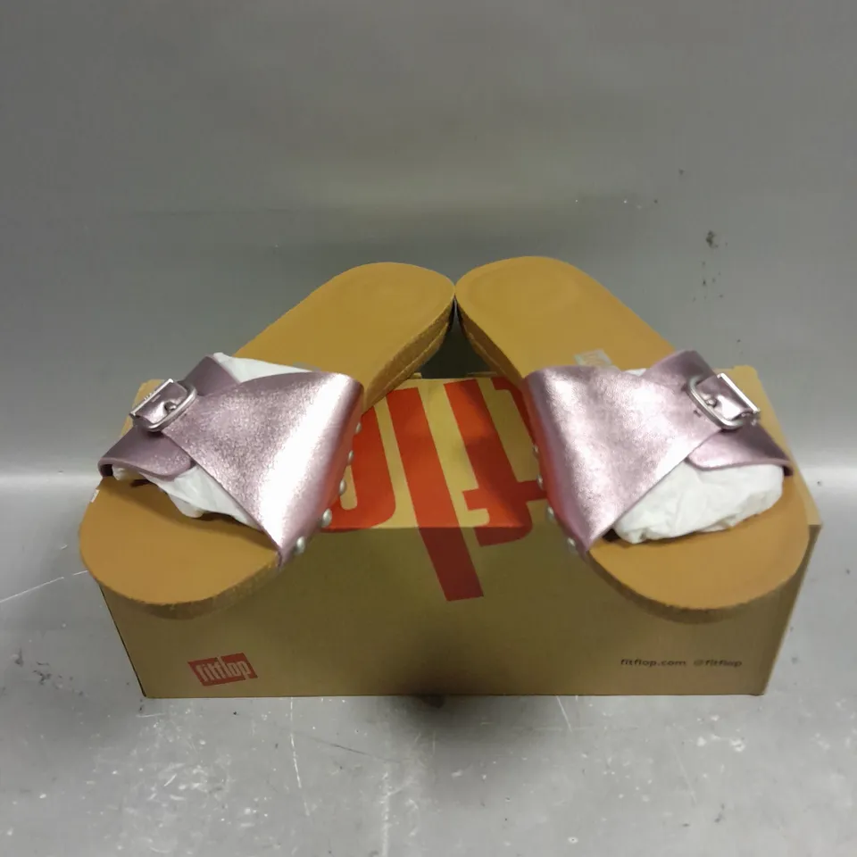 BOXED PAIR OF FITFLOP IQUSHION ADJUSTABLE BUCK METALLIC LEATHER SLIDERS - 6