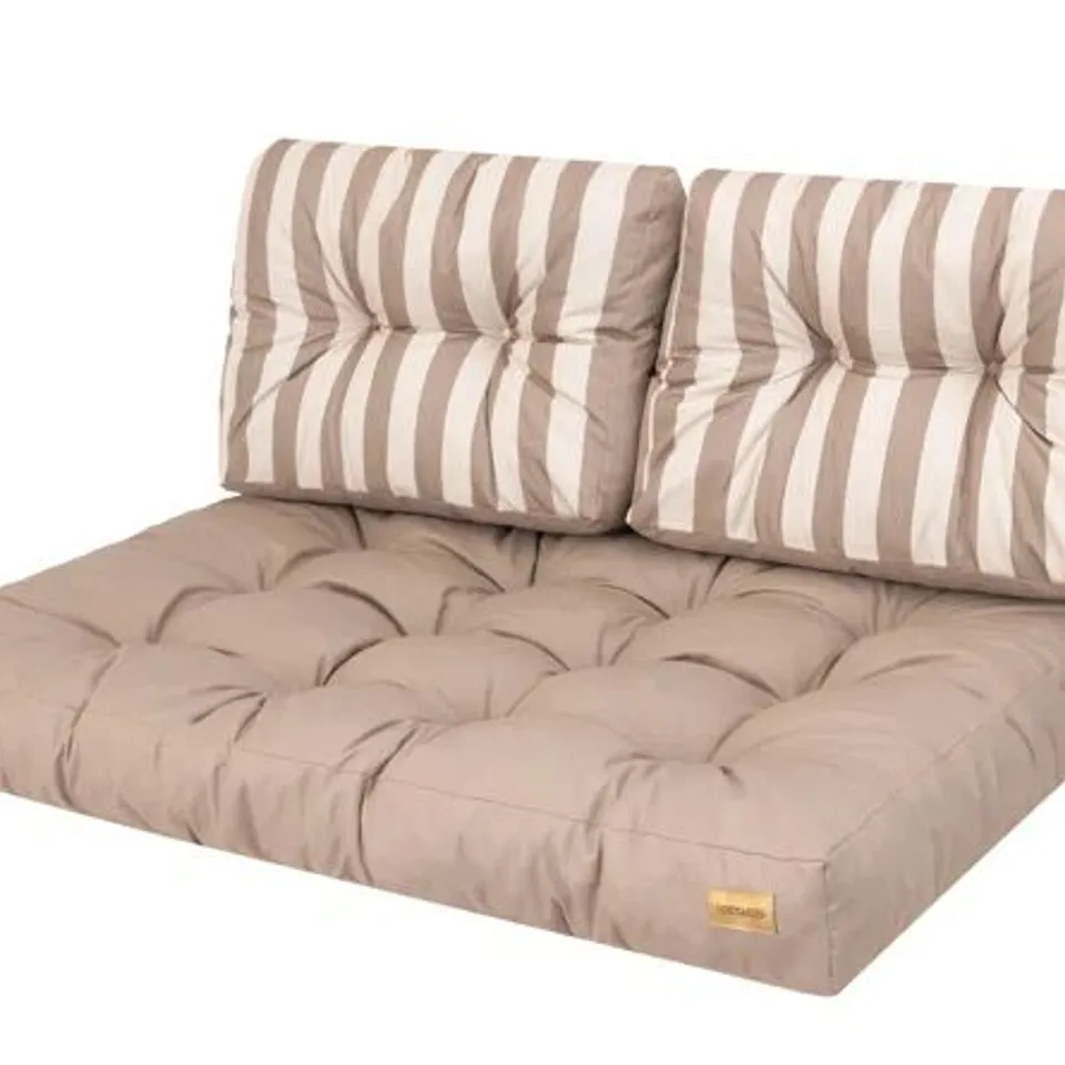 BOXED LEO LOVE SEAT/BACK CUSHION