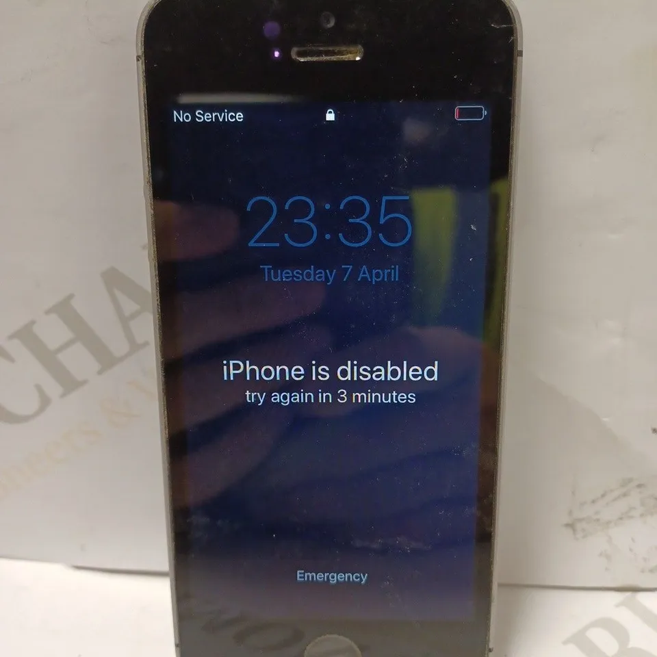 APPLE IPHONE SE SMARTPHONE 