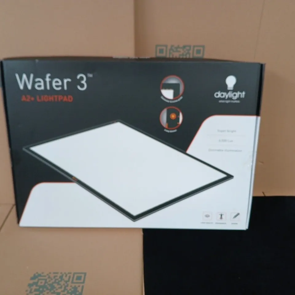 DAYLIGHT WAFER 3 A2+ LIGHTPAD – BOXED