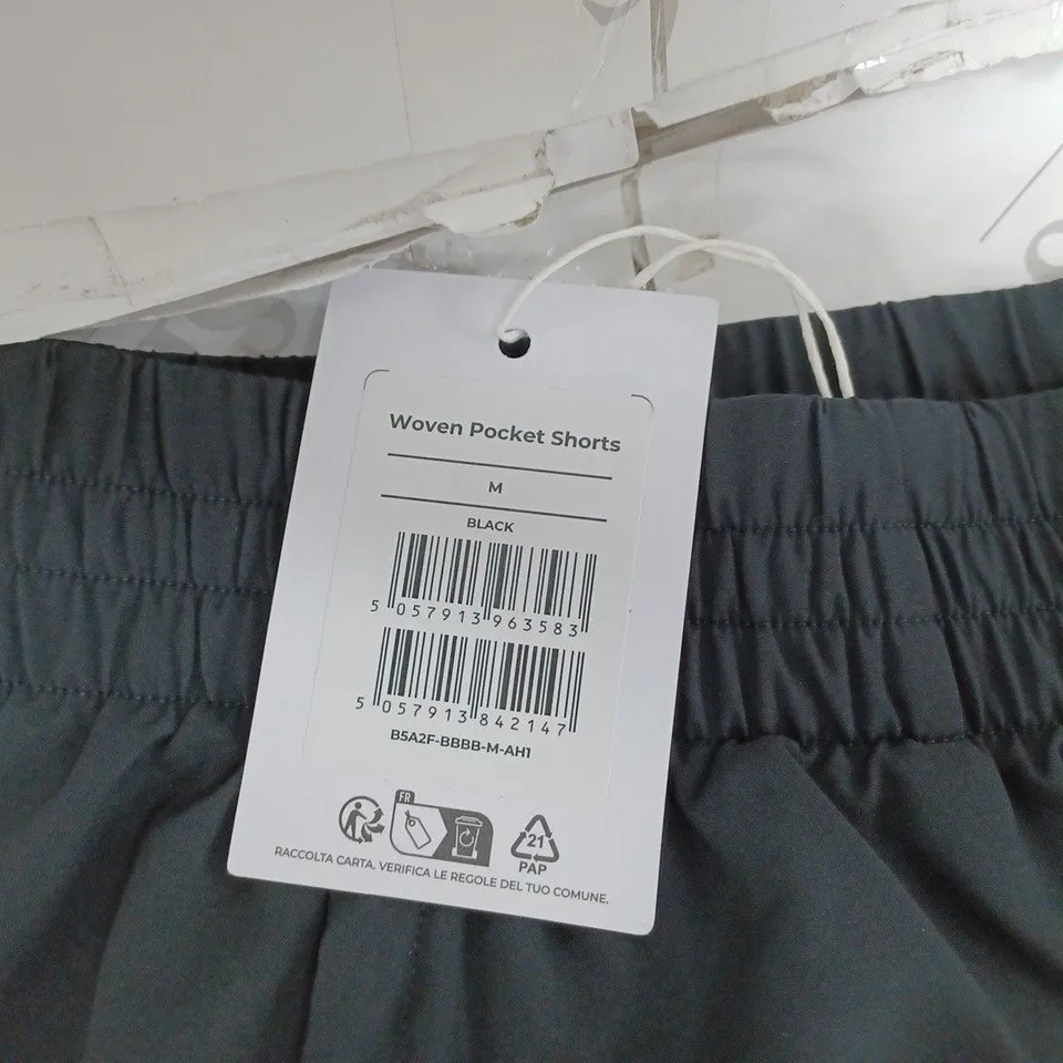 GYMSHARK BLACK LOGO WOVEN POCKET SHORTS- MEDIUM