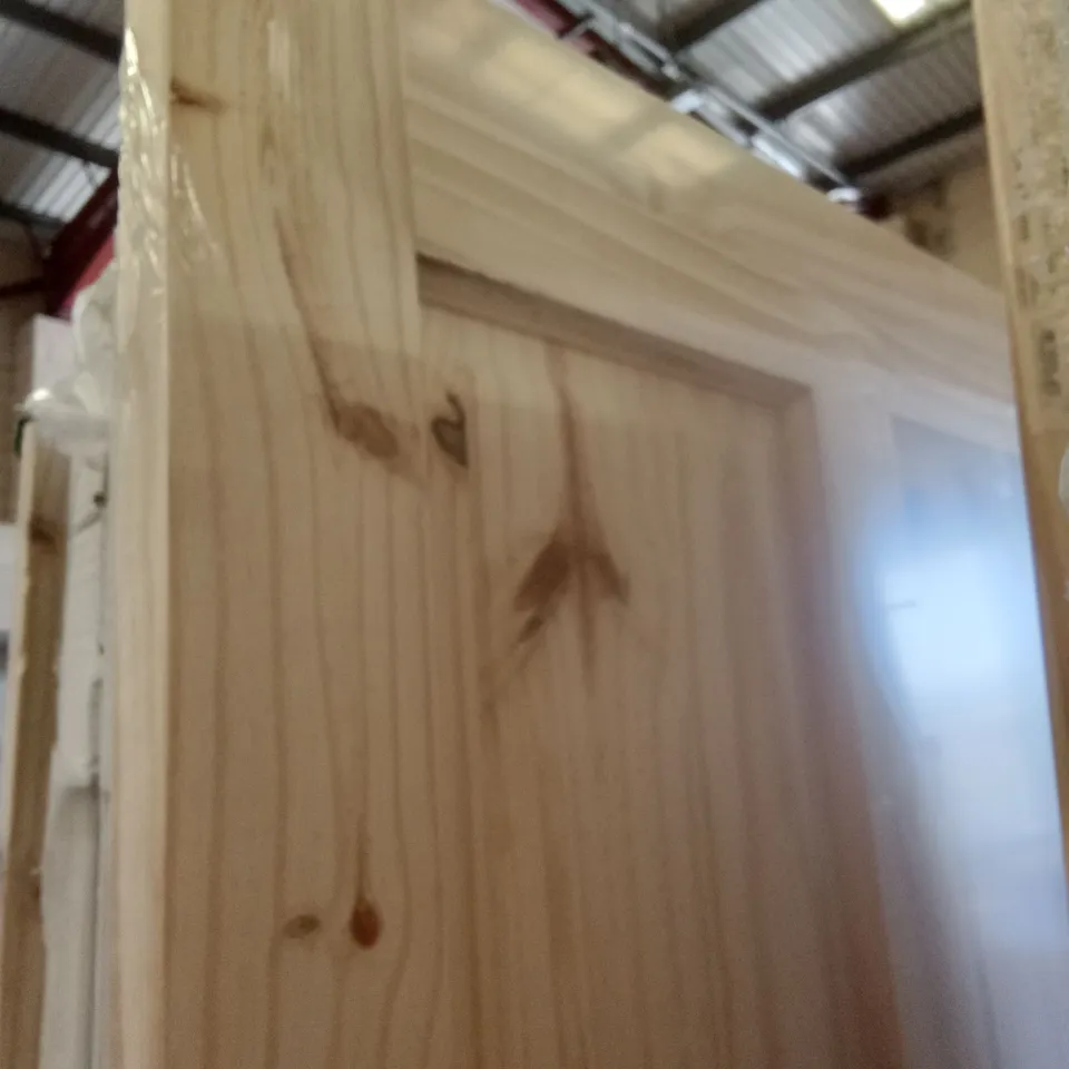 PACKAGED 2040 X 826MM 4 PANNEL KNOTTY PINE INTERNAL DOOR