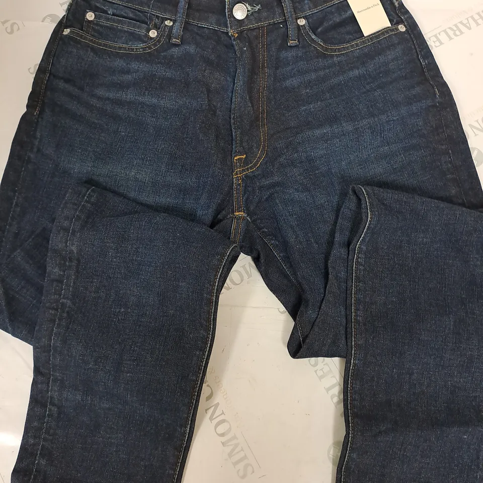 ABERCROMBIE & FITCH ATHLETIC SLIM JEANS - W30 L30