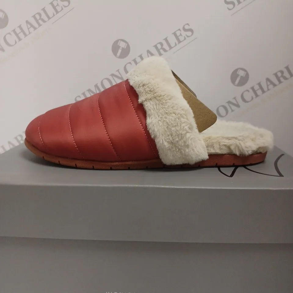 BOXED VIONIC JOSEPHINE SLIPPERS, DUSTY CEDAR - SIZE 4
