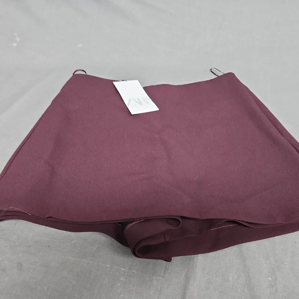 ZARA HIGH WAIST SKORT IN BURGUNDY - SIZE MEDIUM