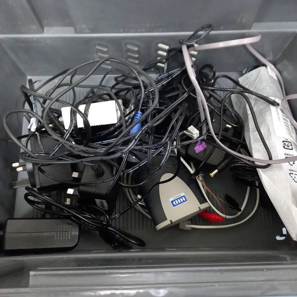 BOX OF ASSORTED HOUSEHOLD ITEMS TO INCLUDE WIFI BOXES, ASSORTED CABLES AND BT