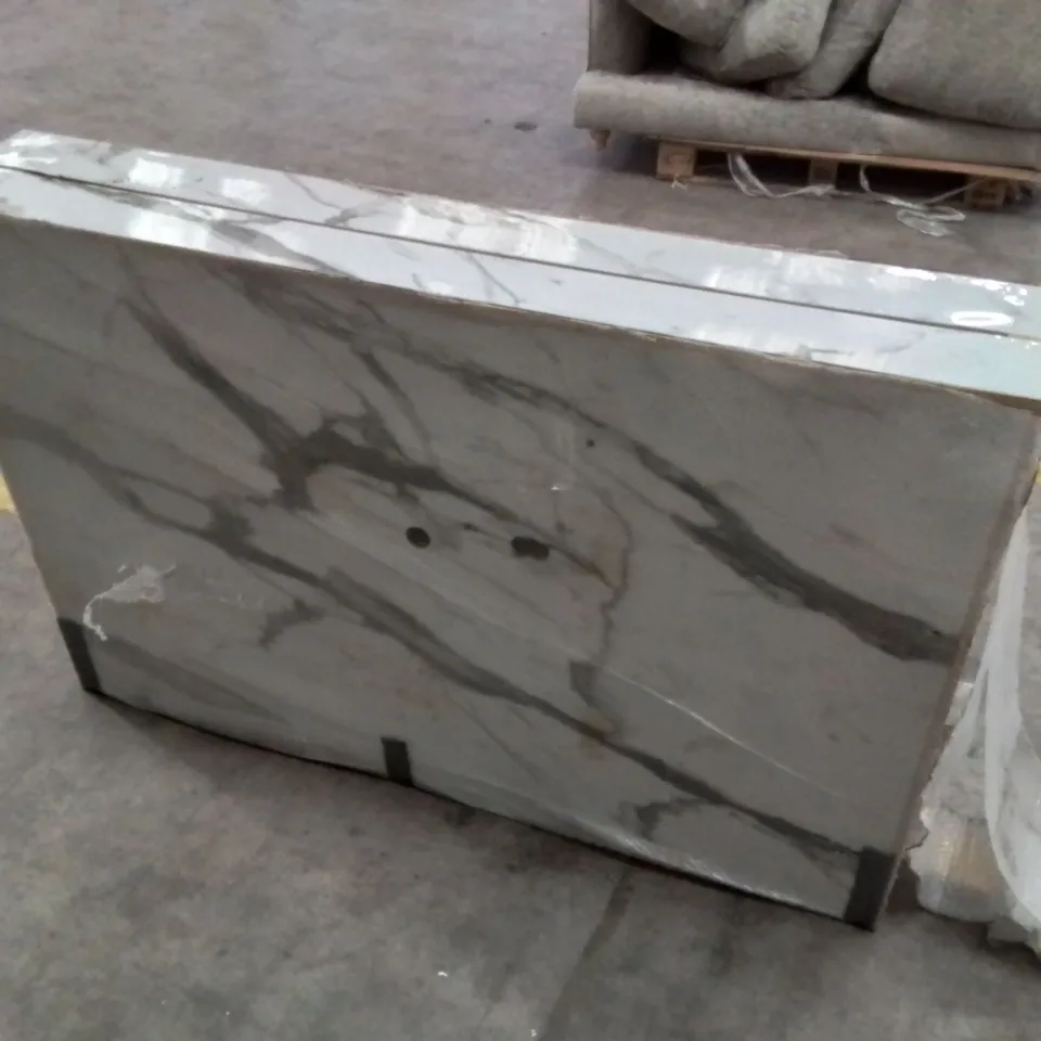 LARGE MARBLE EFFECT PLINTH 